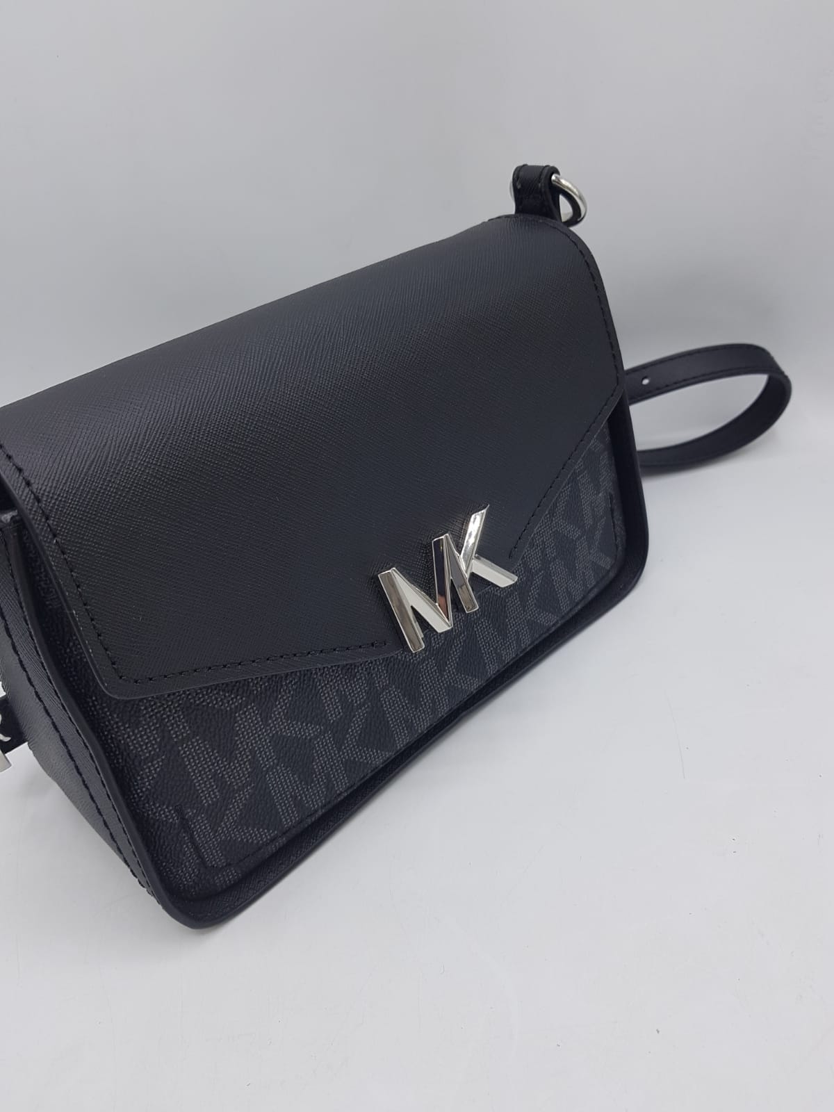 M.I.C.H.A.E.L K.O.R.S CROSSBODY BAG